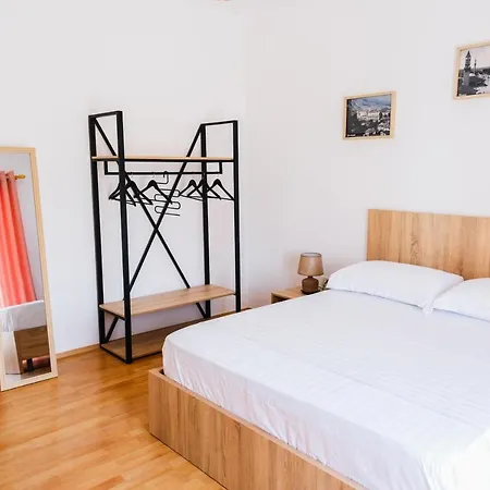 Matias Sweetest Τίρανα